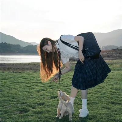 阳台上的女人们